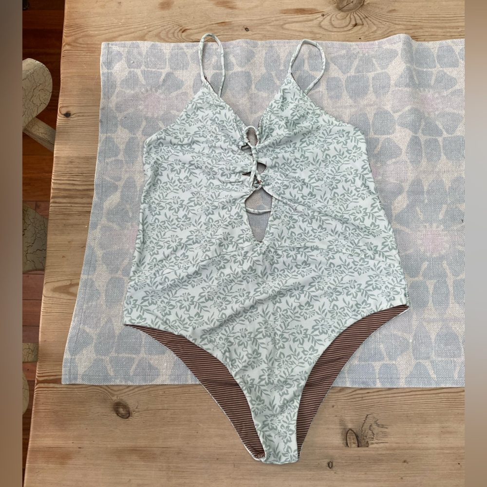 Acacia Kokomo size L